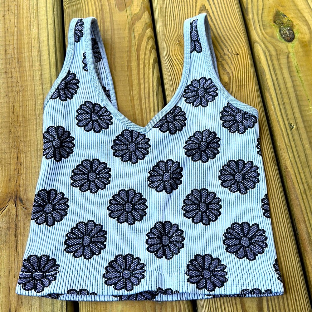 LIGHT PURPLE FLOWER TANK TOP SIZE S/M